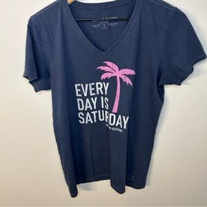 Life is Good Women's Every Day is Saturday V-Neck Short Sleeve Crusher Tee, Sz S